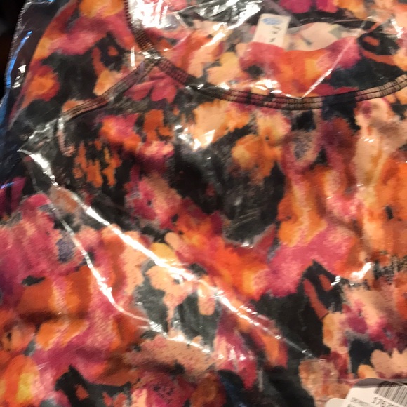 SOLD 🍃Free People movement floral cropped top - Picture 4 of 6